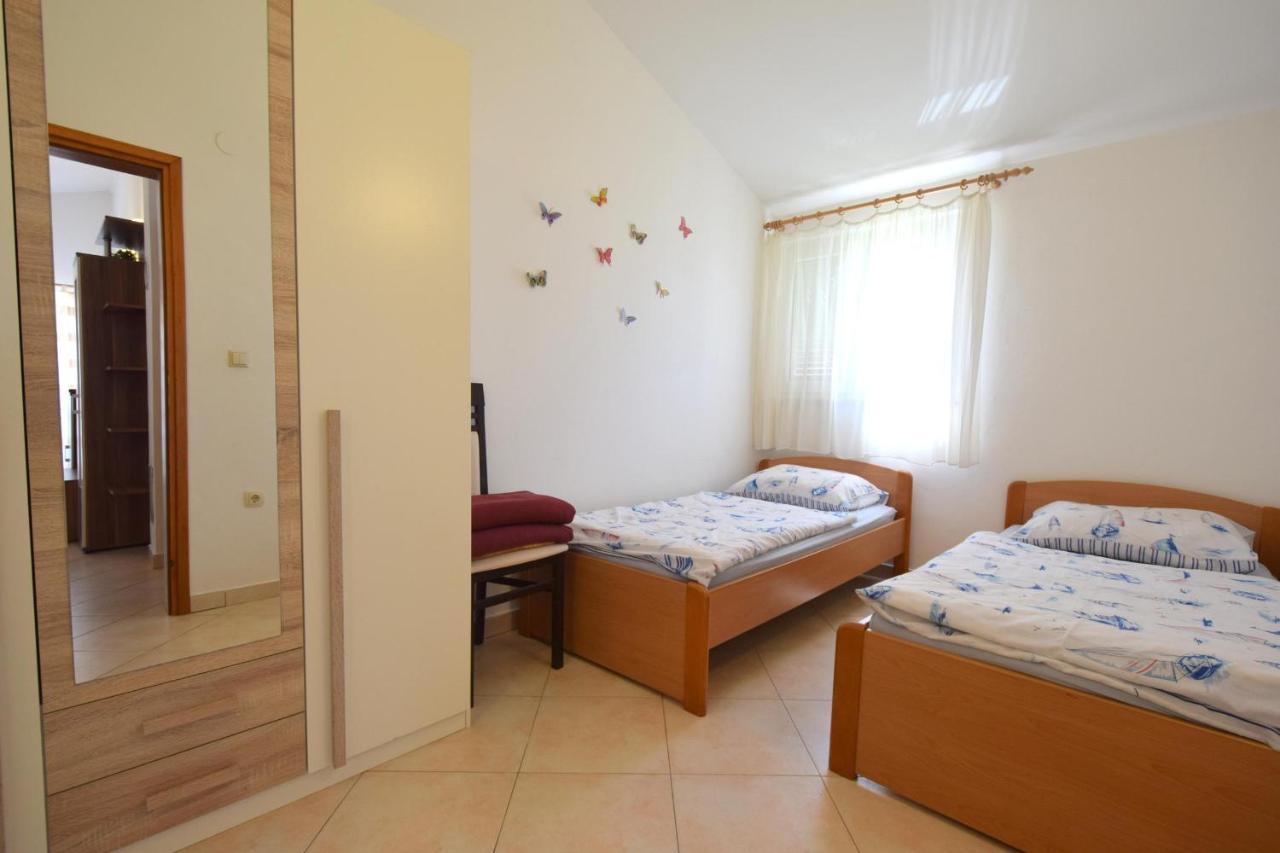 מאלינסקה Holiday Home Pere מראה חיצוני תמונה